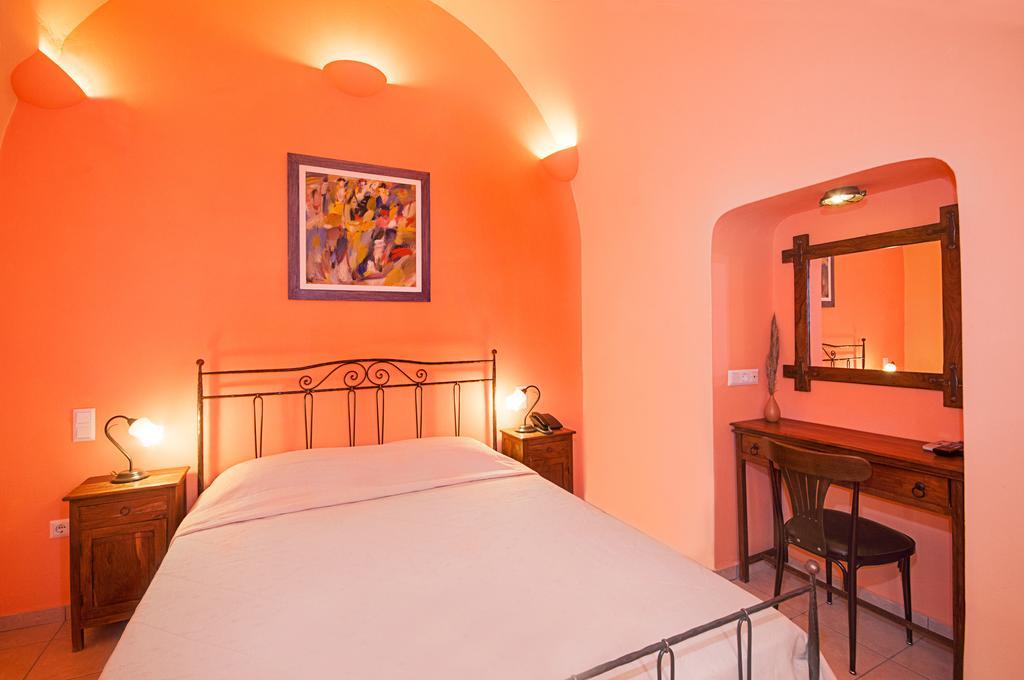 Donna'S House Santorini Hotel Pýrgos Buitenkant foto