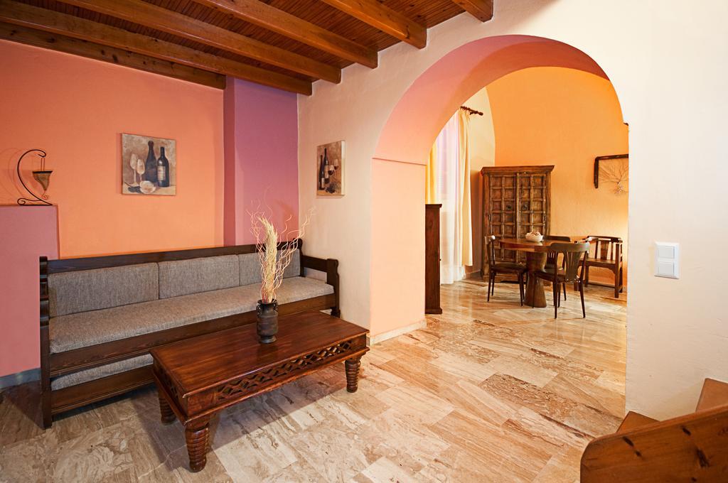 Donna'S House Santorini Hotel Pýrgos Buitenkant foto